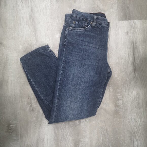 Eddie Bauer Ladies Boyfriend Fit Medium Wash Relaxed Leg Lined Jeans - Picture 4 of 16